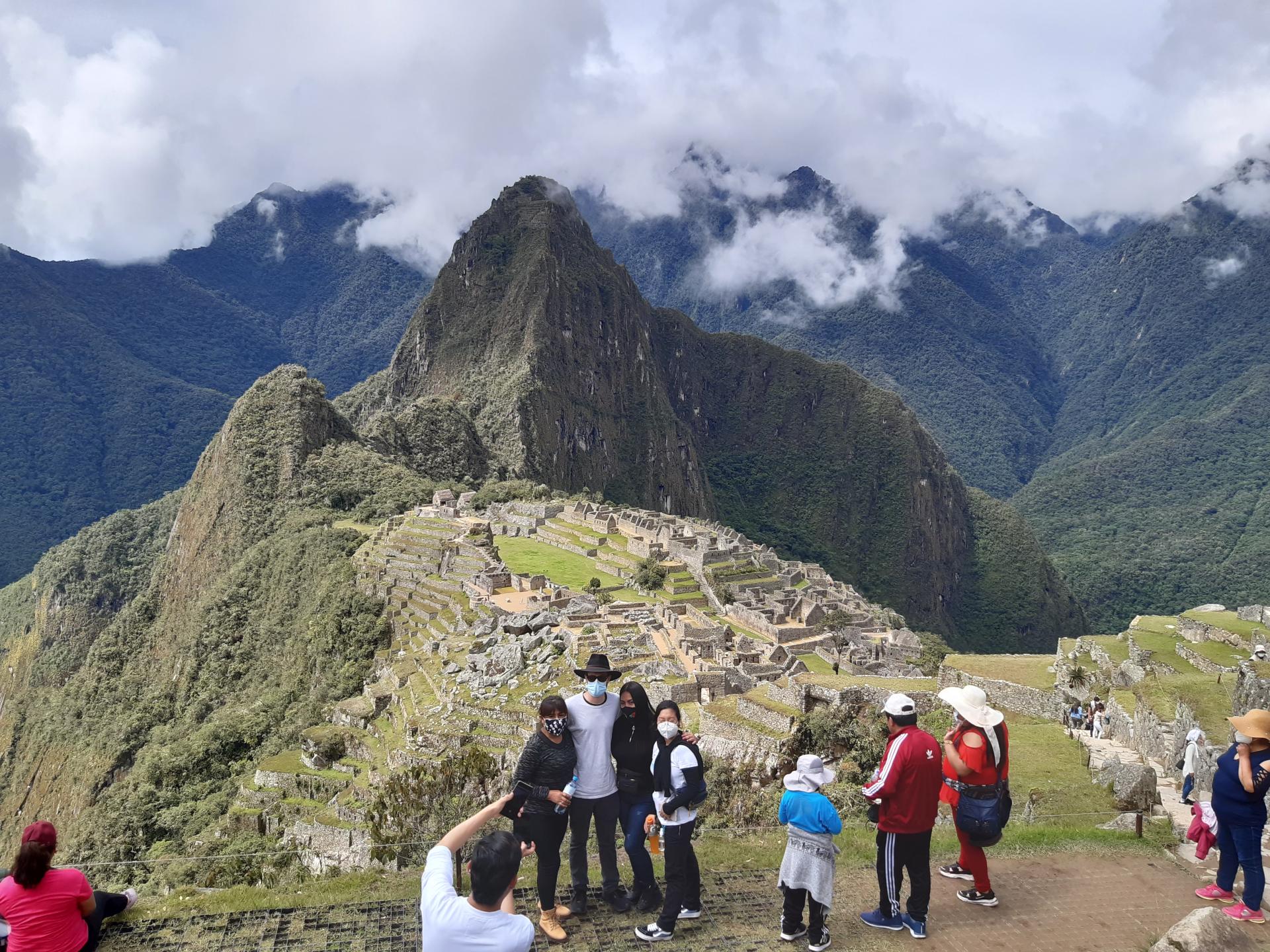 Touristes au machu picchu photo 3